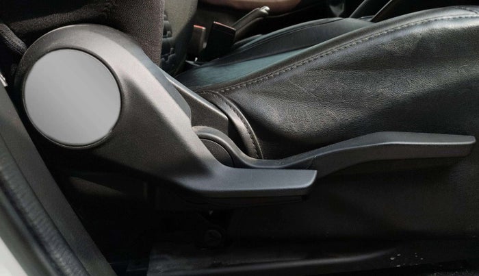 2023 Maruti Grand Vitara ZETA SMART HYBRID, Petrol, Manual, 46,851 km, Driver Side Adjustment Panel