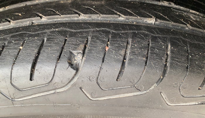 2022 Skoda KUSHAQ AMBITION 1.0L TSI MT, Petrol, Manual, 49,014 km, Right Front Tyre Tread