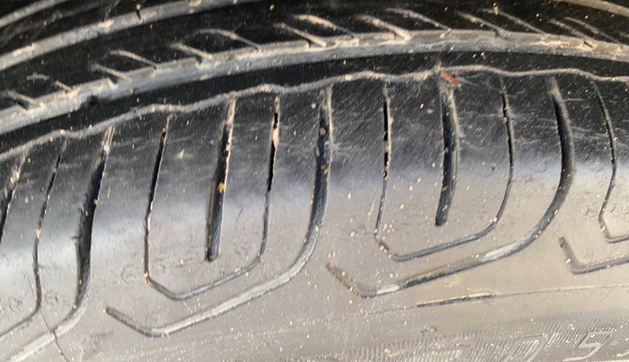 2022 Skoda KUSHAQ AMBITION 1.0L TSI MT, Petrol, Manual, 49,014 km, Left Front Tyre Tread