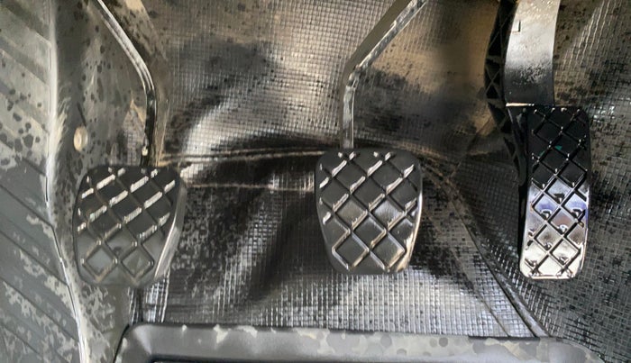 2022 Skoda KUSHAQ AMBITION 1.0L TSI MT, Petrol, Manual, 49,014 km, Pedals