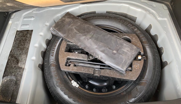 2022 Skoda KUSHAQ AMBITION 1.0L TSI MT, Petrol, Manual, 49,014 km, Spare Tyre