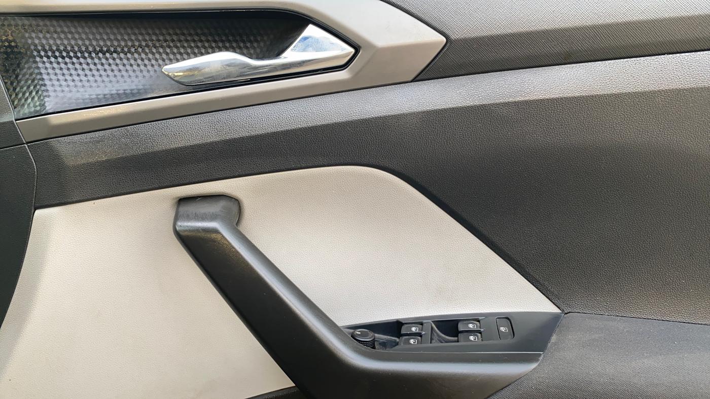 2022 Skoda KUSHAQ AMBITION 1.0L TSI MT, Petrol, Manual, 48,477 km, Driver Side Door Panels Control