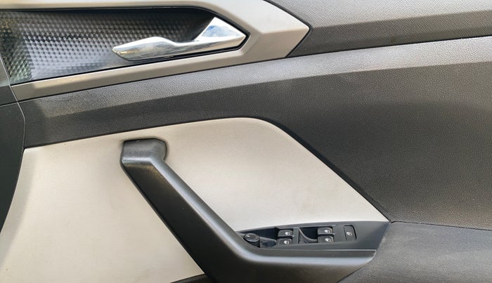 2022 Skoda KUSHAQ AMBITION 1.0L TSI MT, Petrol, Manual, 49,014 km, Driver Side Door Panels Control