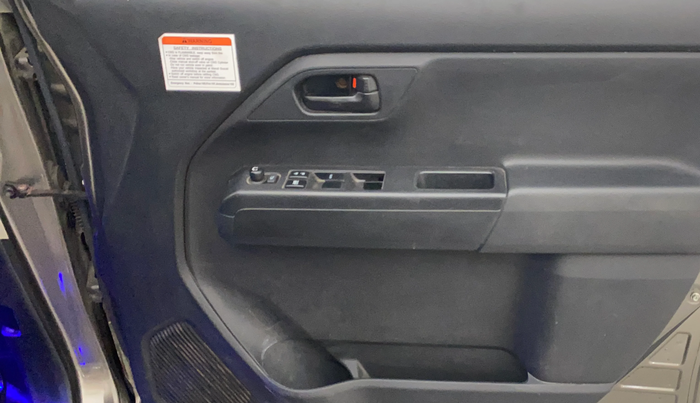 2019 Maruti New Wagon-R LXI CNG (O) 1.0, CNG, Manual, 78,452 km, Driver Side Door Panels Control