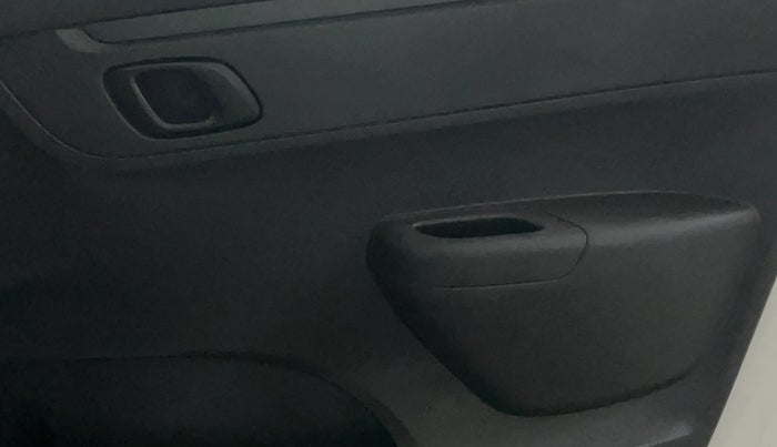 2016 Renault Kwid RXT 0.8, Petrol, Manual, 85,540 km, Driver Side Door Panels Control