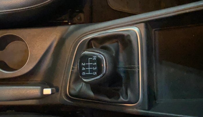 2018 Hyundai Verna 1.6 VTVT SX O, Petrol, Manual, 29,011 km, Gear Lever