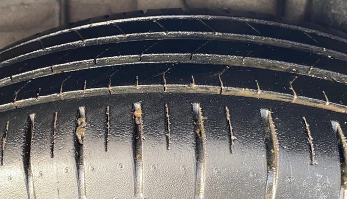 2015 Hyundai Elite i20 SPORTZ 1.2 (O), Petrol, Manual, 66,585 km, Left Rear Tyre Tread