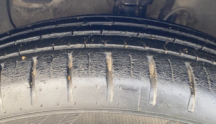 2015 Hyundai Elite i20 SPORTZ 1.2 (O), Petrol, Manual, 66,585 km, Left Front Tyre Tread