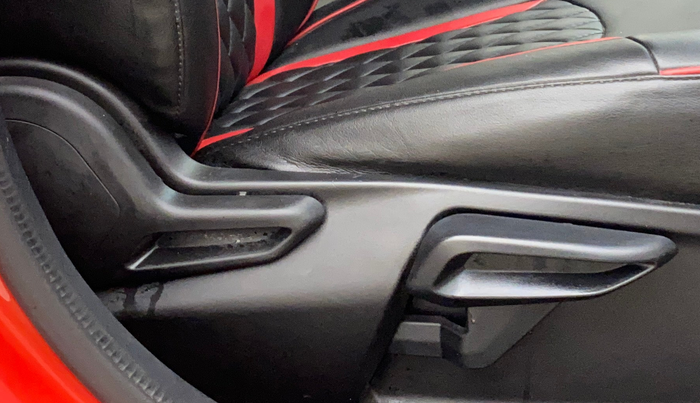 2020 Tata NEXON XZ PLUS (O) PETROL, Petrol, Manual, 61,283 km, Driver Side Adjustment Panel