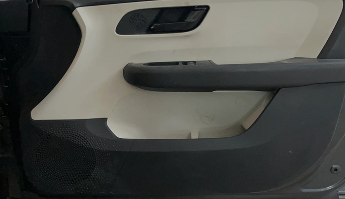 2021 Tata ALTROZ XE PETROL, Petrol, Manual, 38,819 km, Driver Side Door Panels Control