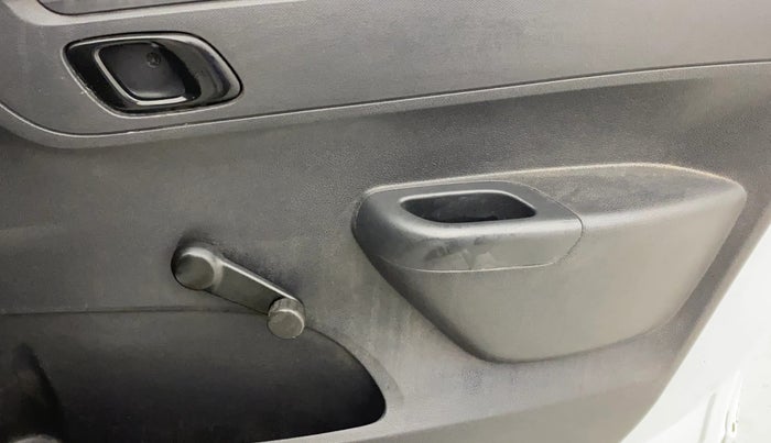 2016 Renault Kwid RXL, Petrol, Manual, 81,384 km, Driver Side Door Panels Control