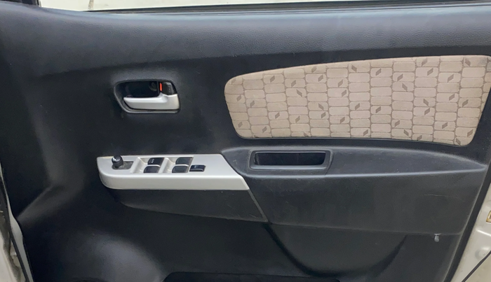 2015 Maruti Wagon R 1.0 VXI, Petrol, Manual, 1,05,396 km, Driver Side Door Panels Control