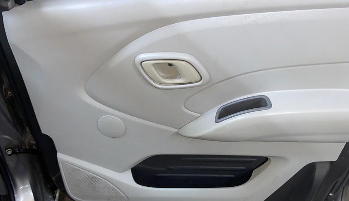 2016 Datsun Redi Go T (O), Petrol, Manual, 42,921 km, Driver Side Door Panels Control