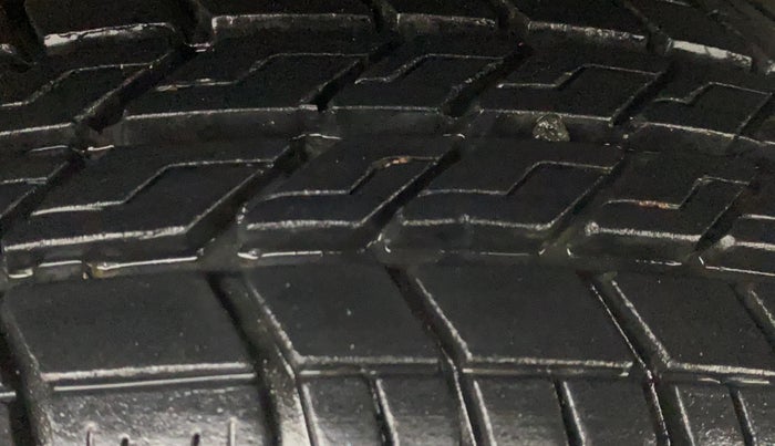 2021 Maruti Eeco 7 STR, Petrol, Manual, 6,161 km, Left Rear Tyre Tread