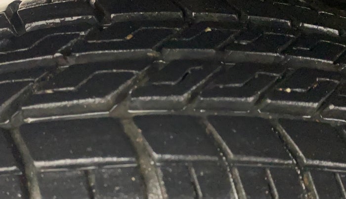 2021 Maruti Eeco 7 STR, Petrol, Manual, 6,161 km, Right Rear Tyre Tread