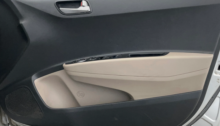 2014 Hyundai Xcent S 1.2, Petrol, Manual, 39,188 km, Driver Side Door Panels Control