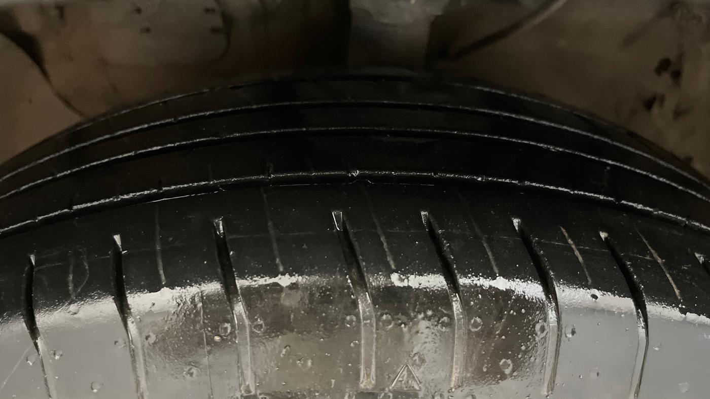 2016 Hyundai Creta SX PLUS 1.6 PETROL, Petrol, Manual, 51,696 km, Left Front Tyre Tread
