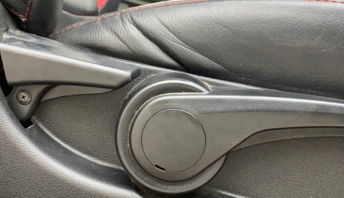 2018 Tata Tiago XZ PETROL, Petrol, Manual, 41,699 km, Driver Side Adjustment Panel