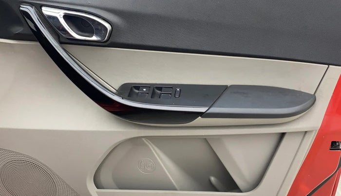 2018 Tata Tiago XZ PETROL, Petrol, Manual, 41,699 km, Driver Side Door Panels Control