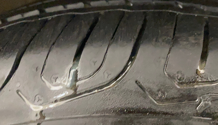 2016 Volkswagen Polo COMFORTLINE 1.2L, Petrol, Manual, 87,064 km, Right Rear Tyre Tread