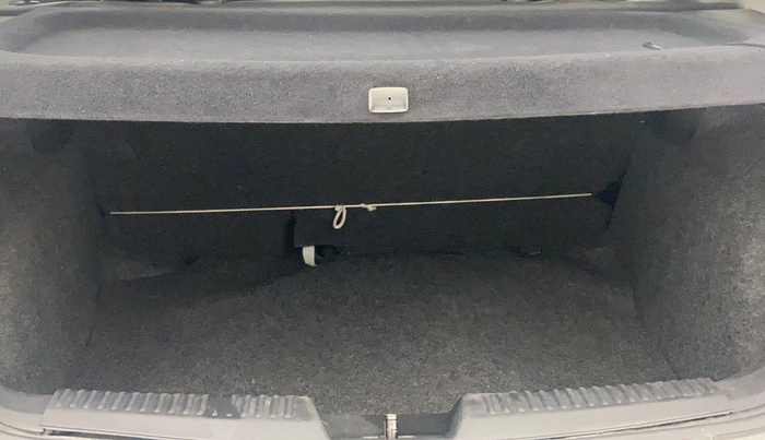 2016 Volkswagen Polo COMFORTLINE 1.2L, Petrol, Manual, 87,064 km, Boot Inside