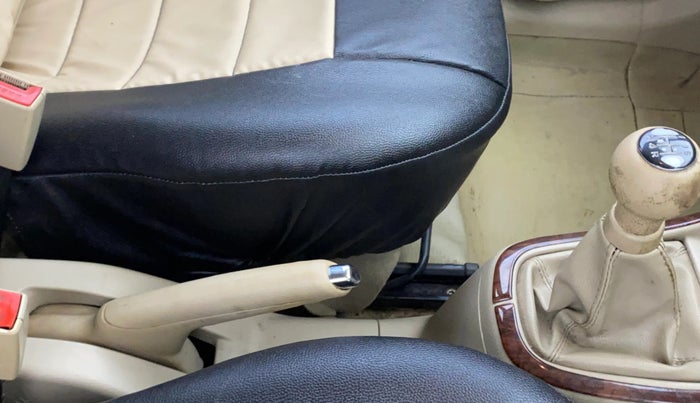 2014 Maruti Ertiga VXI, Petrol, Manual, 1,16,437 km, Gear Lever