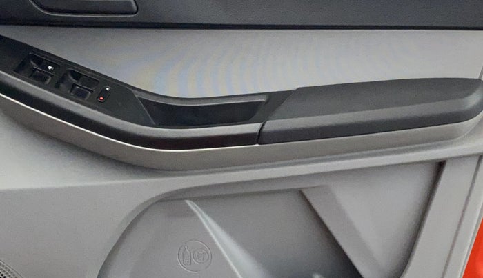2021 Tata Tiago XT PETROL, CNG, Manual, 57,456 km, Driver Side Door Panels Control