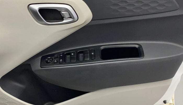 2022 Hyundai AURA SX PLUS 1.2 AMT, Petrol, Automatic, 53,946 km, Driver Side Door Panels Control