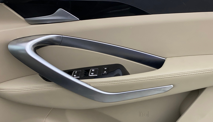 2021 MG HECTOR SHARP 1.5 PETROL CVT, Petrol, Automatic, 63,535 km, Driver Side Door Panels Control