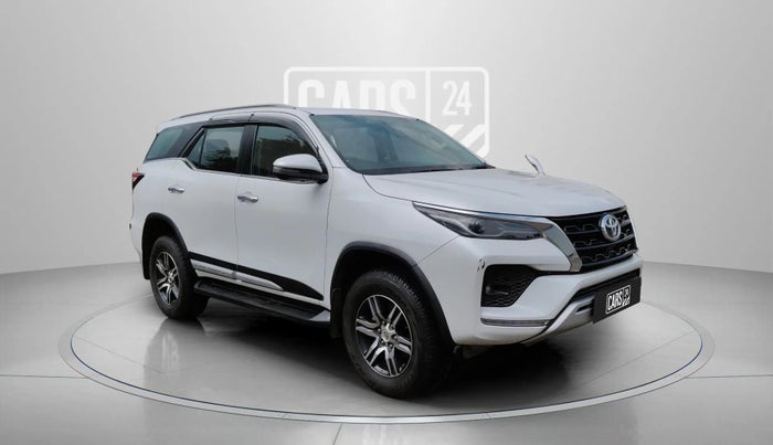2023 Toyota Fortuner 4X2 AT 2.8 DIESEL, Diesel, Automatic, 13,228 km, Right Front Diagonal