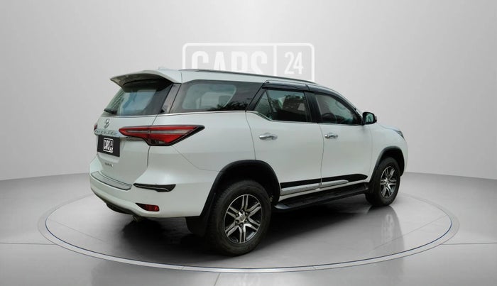 2023 Toyota Fortuner 4X2 AT 2.8 DIESEL, Diesel, Automatic, 13,228 km, Right Back Diagonal