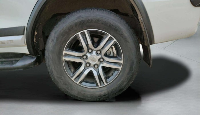 2023 Toyota Fortuner 4X2 AT 2.8 DIESEL, Diesel, Automatic, 13,228 km, Left Rear Wheel