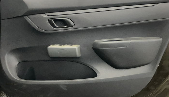 2016 Renault Kwid RXL, Petrol, Manual, 40,031 km, Driver Side Door Panels Control