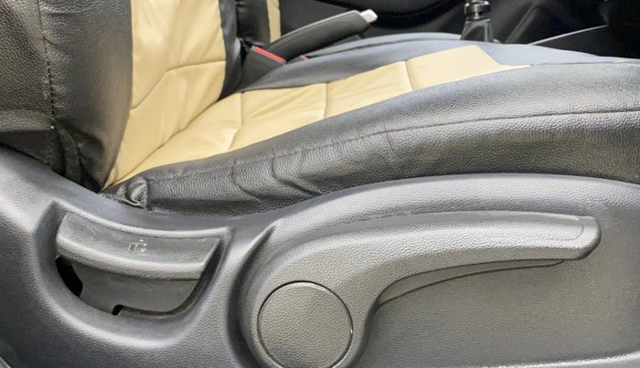 2016 Hyundai i20 Active 1.2 SX, Petrol, Manual, 73,422 km, Driver Side Adjustment Panel