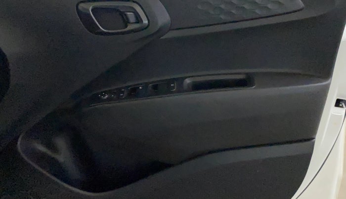 2020 Hyundai GRAND I10 NIOS SPORTZ 1.2 KAPPA VTVT DUAL TONE, Petrol, Manual, 15,964 km, Driver Side Door Panels Control