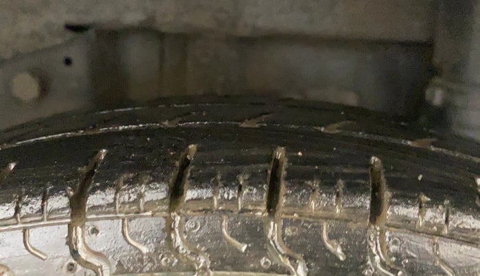 2013 Hyundai Eon ERA +, Petrol, Manual, 61,413 km, Left Rear Tyre Tread