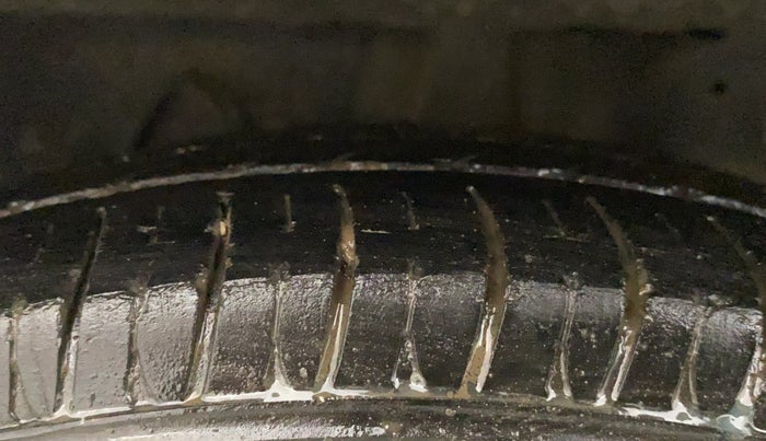 2013 Hyundai Eon ERA +, Petrol, Manual, 61,413 km, Right Rear Tyre Tread