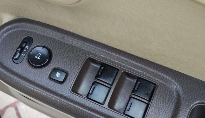 2013 Honda Brio S MT, Petrol, Manual, 96,418 km, Driver Side Door Panels Control