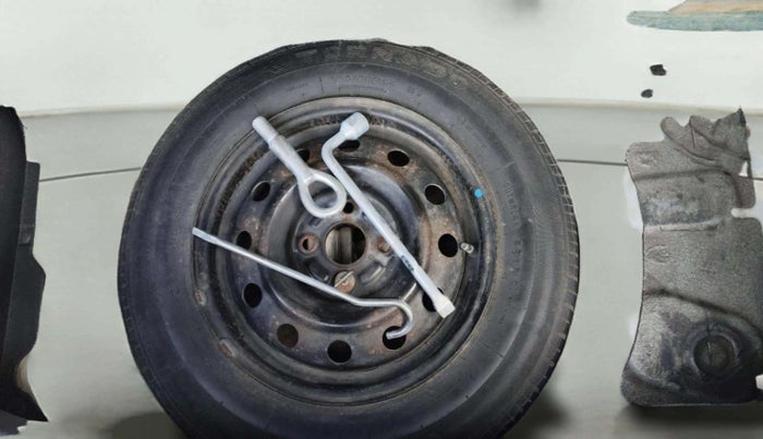 2014 Maruti Ritz VDI, Diesel, Manual, 1,39,144 km, Right Front Tyre Tread