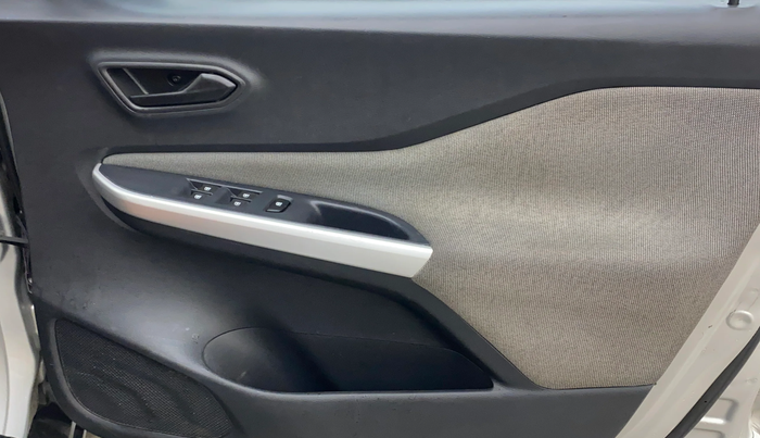 2022 Nissan MAGNITE XE, Petrol, Manual, 36,721 km, Driver Side Door Panels Control