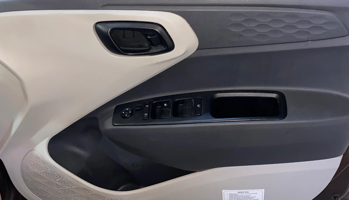 2021 Hyundai AURA S 1.2 CNG, CNG, Manual, 74,601 km, Driver Side Door Panels Control