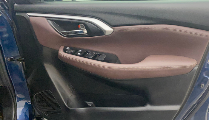 2023 Maruti Grand Vitara ZETA SMART HYBRID, Petrol, Manual, 18,981 km, Driver Side Door Panels Control