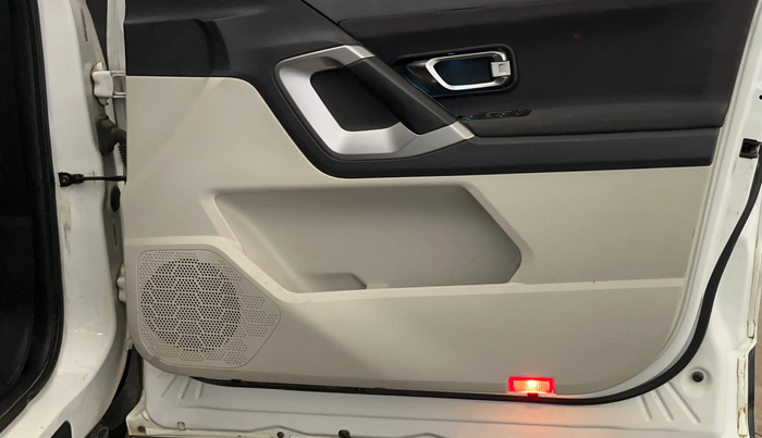 2022 Tata Safari XT PLUS, Diesel, Manual, 69,692 km, Driver Side Door Panels Control