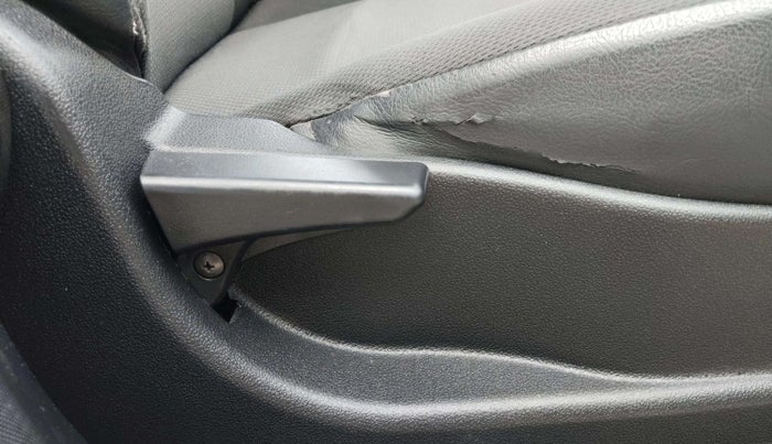 2018 Tata Tiago XT PETROL, Petrol, Manual, 1,06,040 km, Driver Side Adjustment Panel