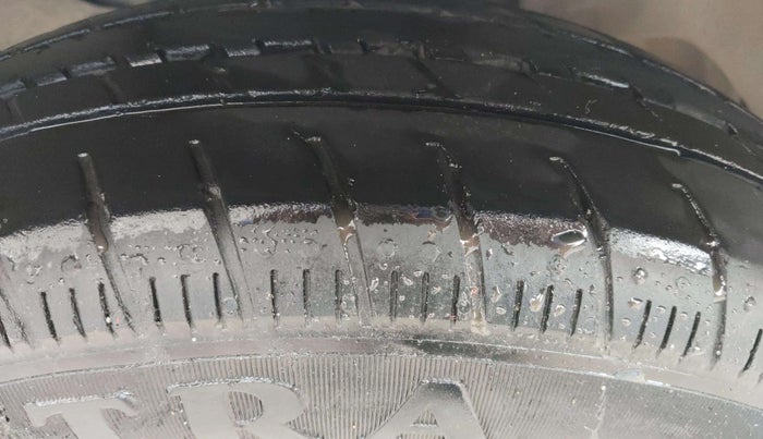 2018 Tata Tiago XT PETROL, Petrol, Manual, 1,06,040 km, Left Front Tyre Tread