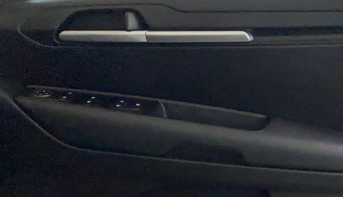 2022 KIA SONET HTK 1.2, Petrol, Manual, 18,983 km, Driver Side Door Panels Control