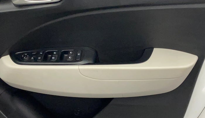 2022 Hyundai VENUE SX 1.2 PETROL, Petrol, Manual, 33,433 km, Driver Side Door Panels Control