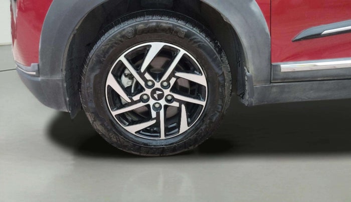 2024 Mahindra XUV 3XO AX5 1.5 Turbo Diesel, Diesel, Manual, 17,287 km, Left Front Wheel