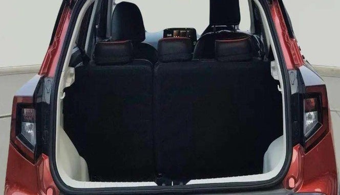 2024 Mahindra XUV 3XO AX5 1.5 Turbo Diesel, Diesel, Manual, 17,287 km, Boot Inside