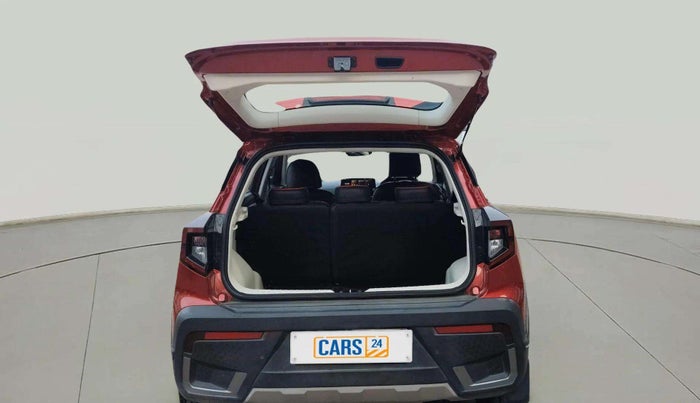 2024 Mahindra XUV 3XO AX5 1.5 Turbo Diesel, Diesel, Manual, 17,287 km, Boot Door Open